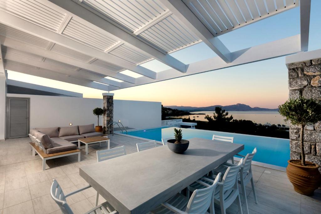 Villa Estella with pool & jacuzzi in Lindos room 2